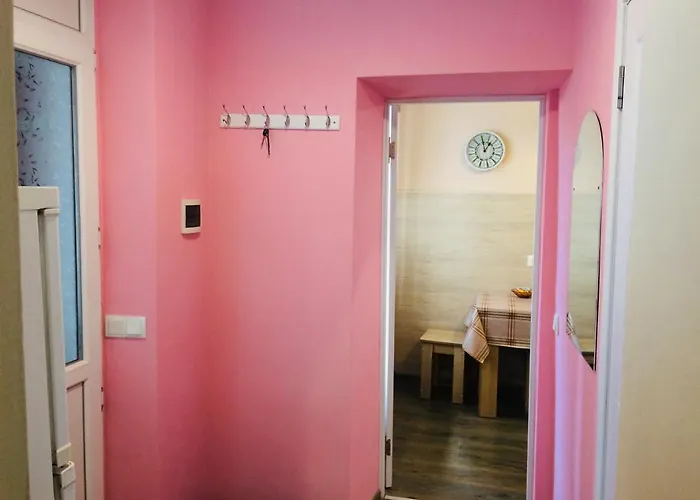 світло цілодобово In The Center