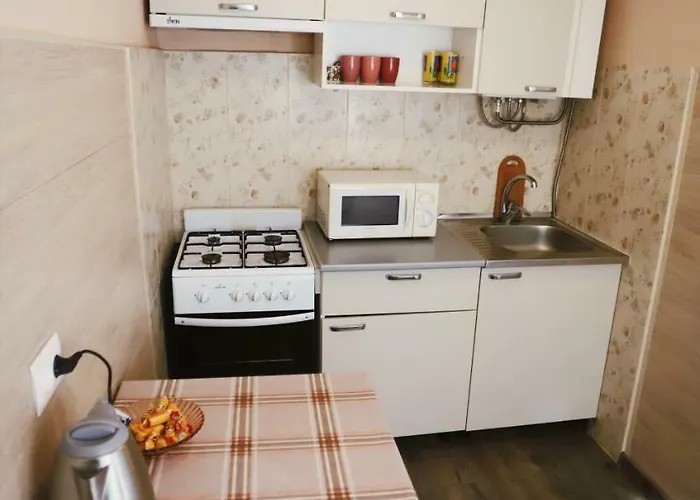 світло цілодобово In The Center